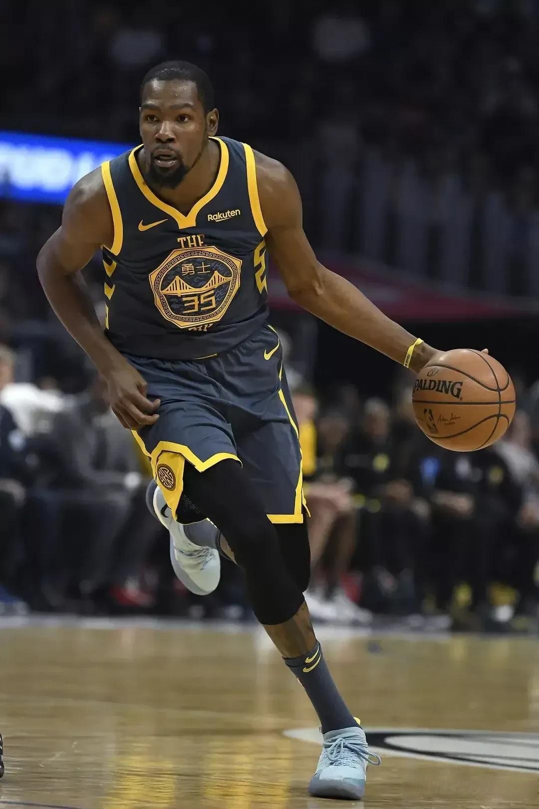 在当时低估 在当时低估